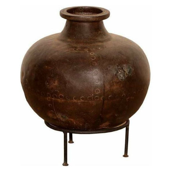 Vintage Round Iron Pot w/Stand